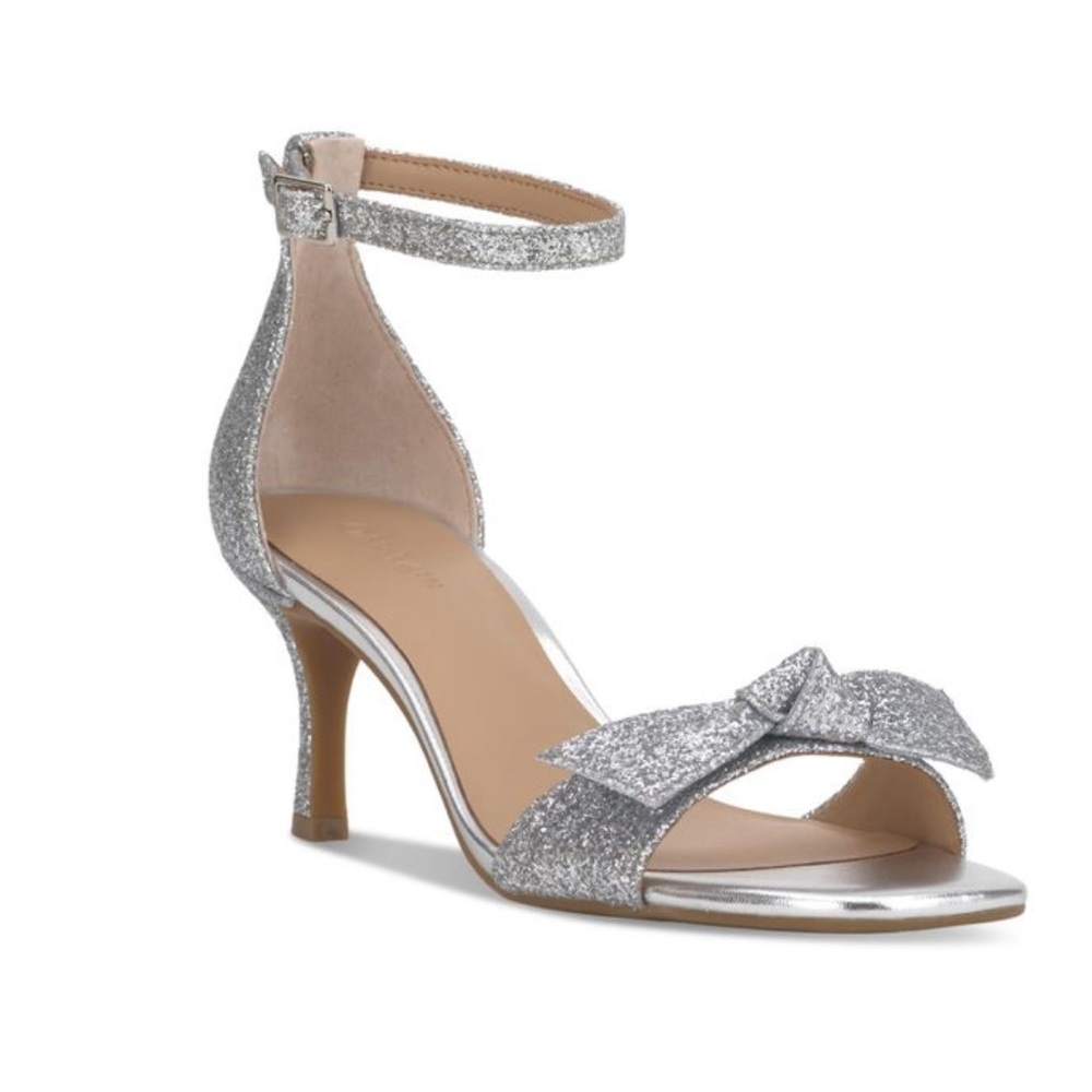 On 34th Women's Metallic Taahlah Bow Sandals